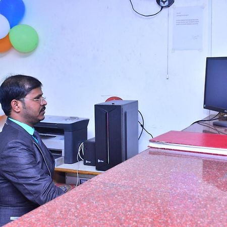 Hotel Mid East Haridaspur ภายนอก รูปภาพ