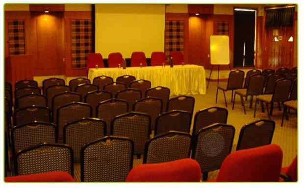 Hotel Mid East Haridaspur ภายนอก รูปภาพ