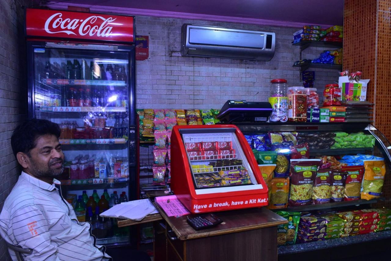 Hotel Mid East Haridaspur ภายนอก รูปภาพ