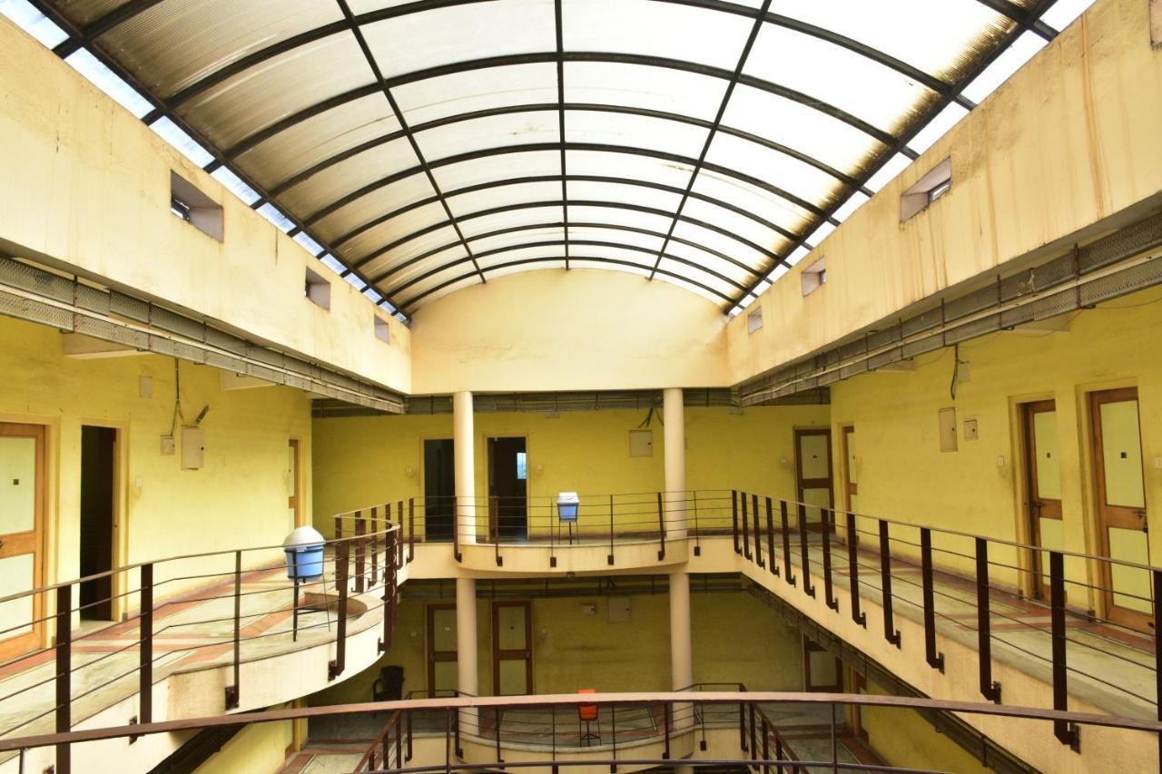 Hotel Mid East Haridaspur ภายนอก รูปภาพ