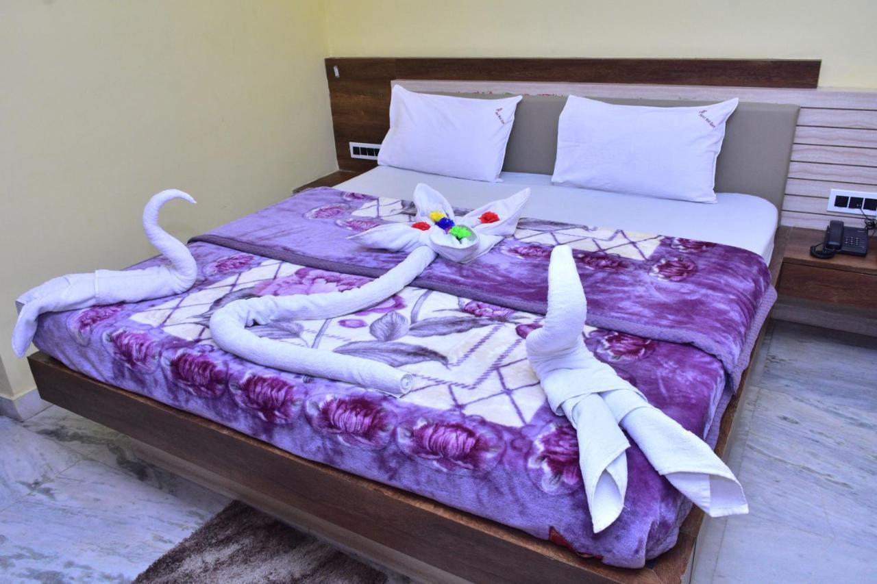 Hotel Mid East Haridaspur ภายนอก รูปภาพ