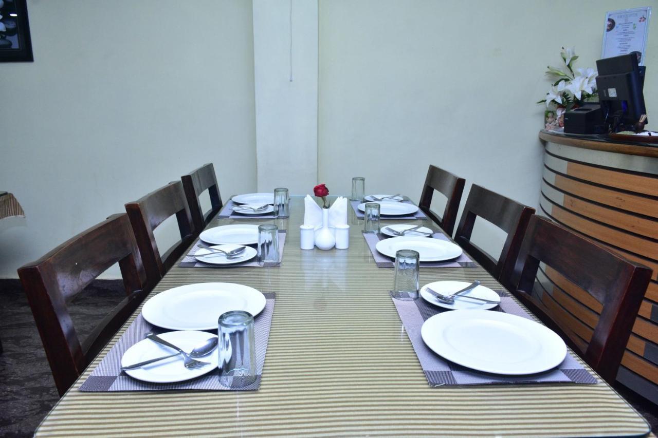Hotel Mid East Haridaspur ภายนอก รูปภาพ